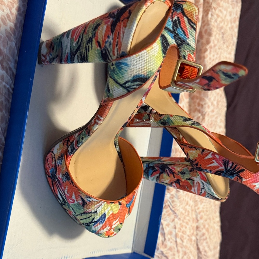 Delicious Multicolor Floral Heels